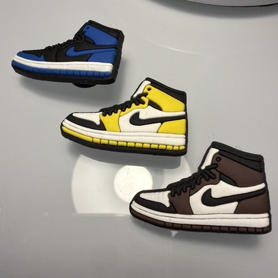 3 x Sneaker Kroko Anhänger Schuhanhänger