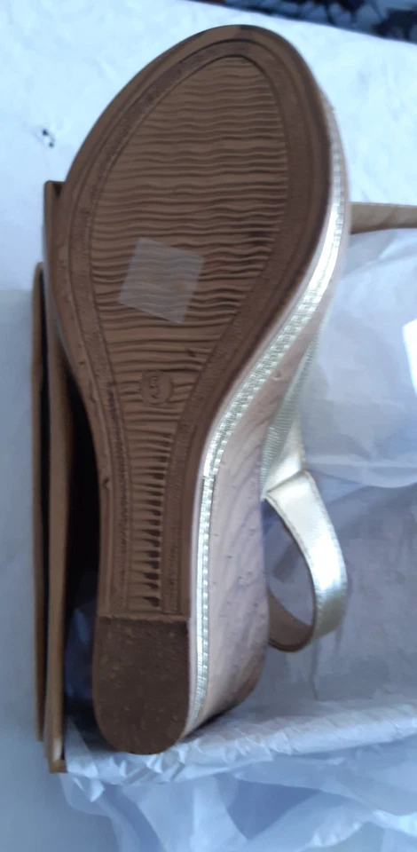 Gold wedge sole ladies shoe size 5 new by cushion walk - Image 3 of 4