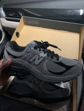 new balance 2002r grey black brand new in box size 8