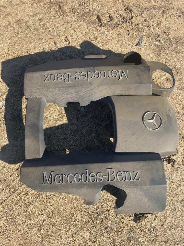 00 Cubierta de motor Mercedes Benz E320 W210 Oe# 1120100167 Foto 3 de 4