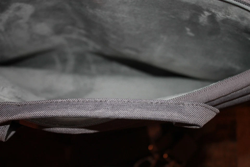 Estuche para PC Notebook LANDICI 15.5x11.5 Beige Impermeable con Correa para el Hombro Nuevo sin Etiquetas Foto 4 de 4