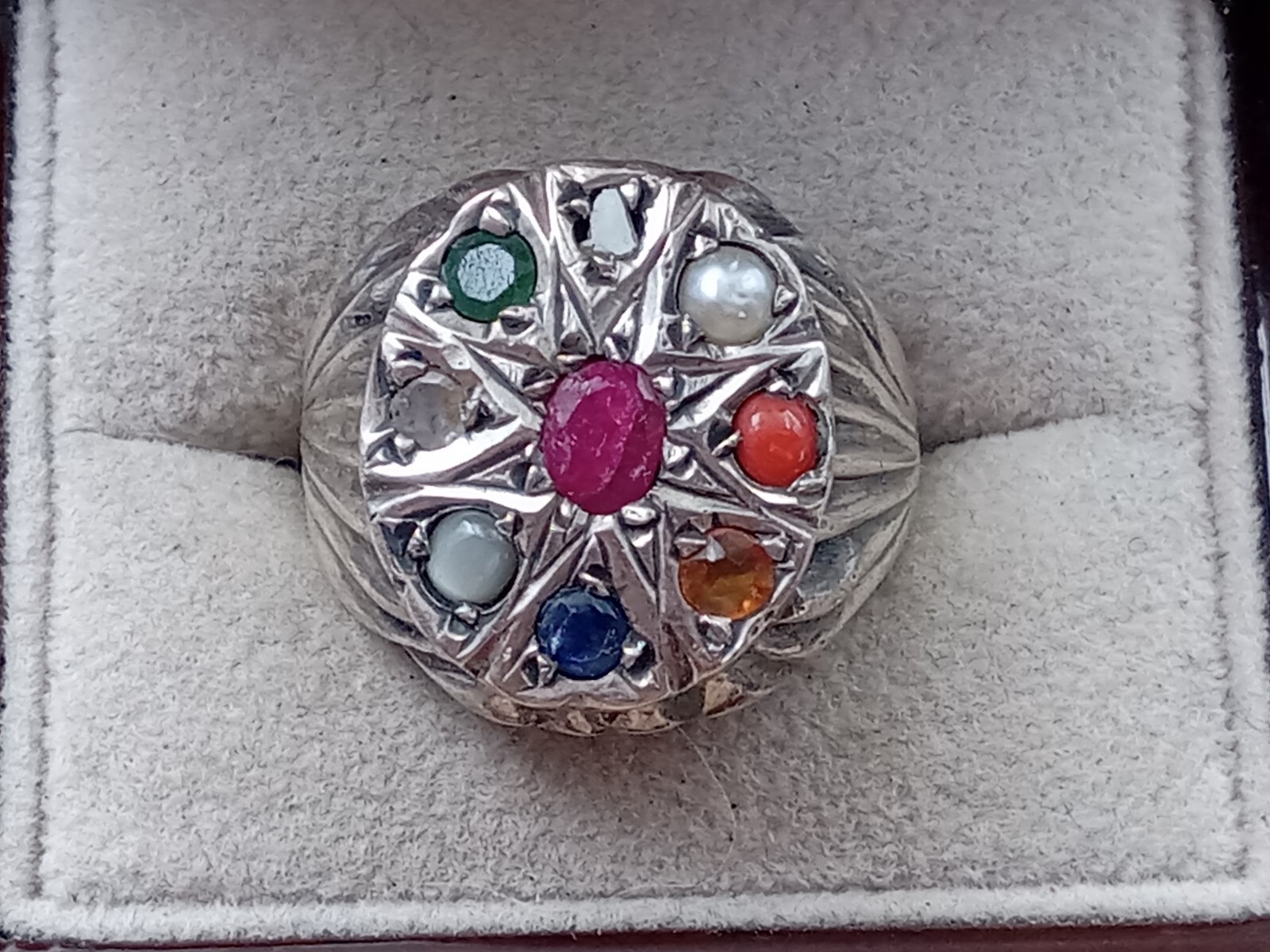 Sterling Silver Ring w. Ruby Center Stone & 8 Acc… - image 1