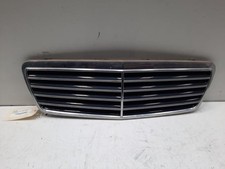 Calandre Mercedes 208