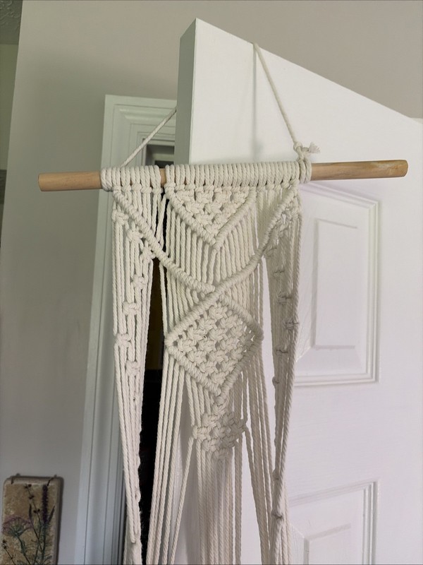 macrame plant hanger Unique Design White NOS unused Boho 29” + Tassel Wood rod