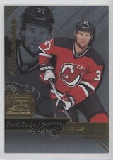 2016-17 Upper Deck Fleer Showcase Flair Row 0 Rookies Pavel Zacha #33 8tn