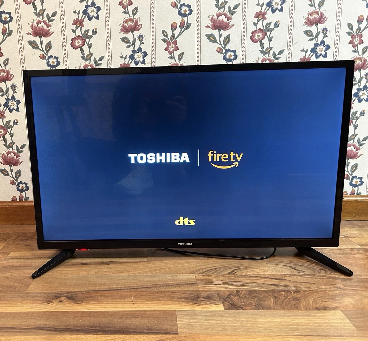 トオシバTV Vintage Toshiba Blackstripe TV 9