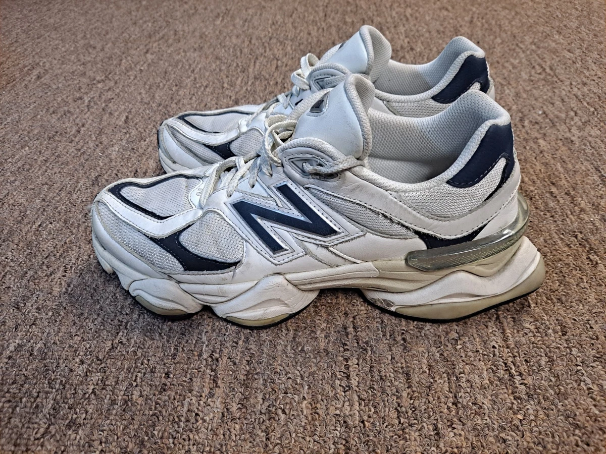 Preços baixos em New Balance 9060 White Navy | eBay