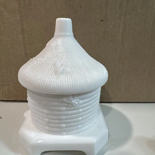 New ListingImperial Glass Vintage Milk Glass Bee Hive Covered Jar no chips or cracks