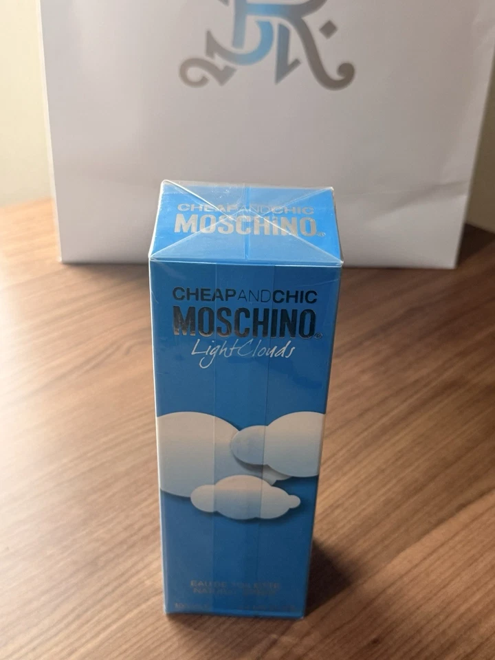 Chic Chic LIGHT CLOUDS MOSCHINO 3.4 Fl OZ eau de parfum spray para mujer. Descatalogado Nuevo en caja Foto 3 de 4
