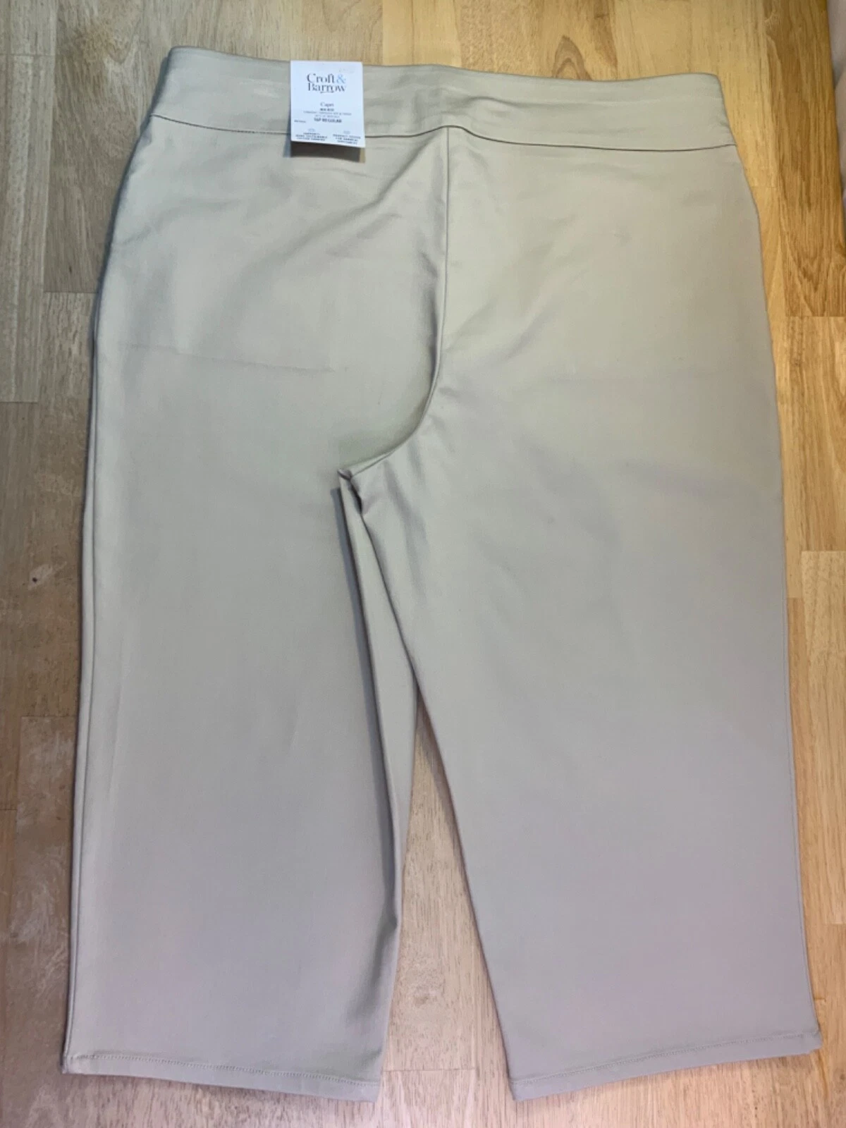 New Women's Croft & Barrow Effortless Stretch Capri Sz 16 R Petites in Tan*