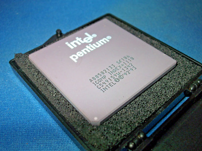 A80502133 SK106 PENTIUM INTEL NEW GOLD PGA VINTAGE COLLECTIBLE LAST ONE QTY-1