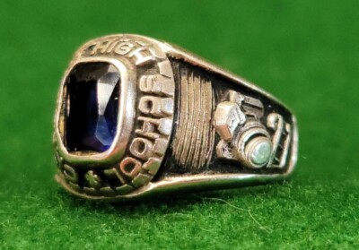 Vintage 925 Sterling Silver Ladies Class Ring - Chester High School PA Size 6