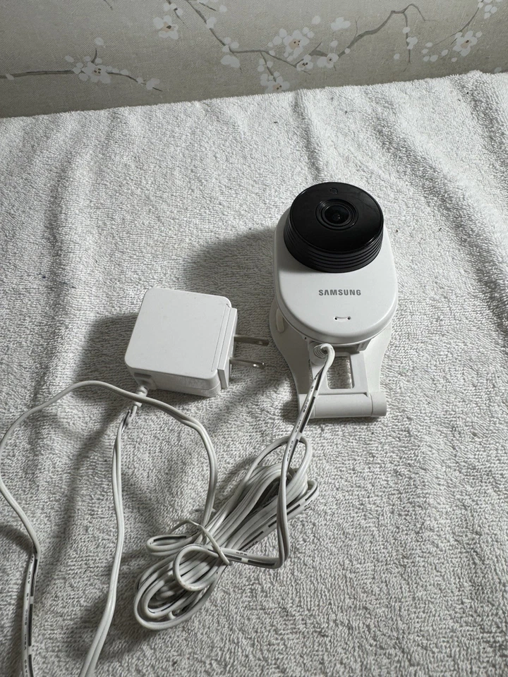 Samsung 8NH-E6413BN Smart Cam Security Camera AC Adapter Included - Image 2 of 4