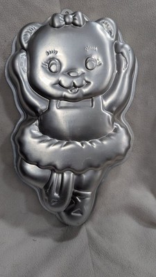 Wilton 1992 Bear Cake Pan