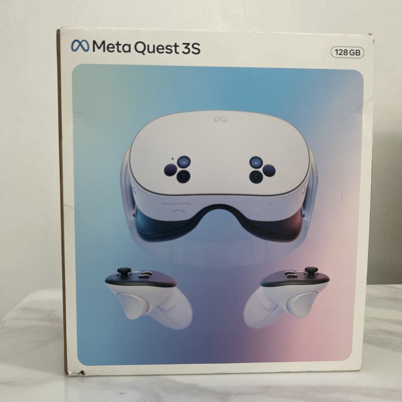 Meta Quest 3S Standalone VR Headset 128GB White/Black with Controllers
