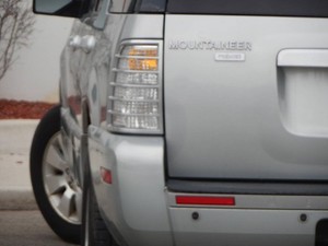 2006 Mercury Mountaineer Premier AWD 4dr SUV