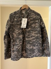 NWT Army Combat Uniform Men's Medium Regular Digital Camo Jacket Zip US Army