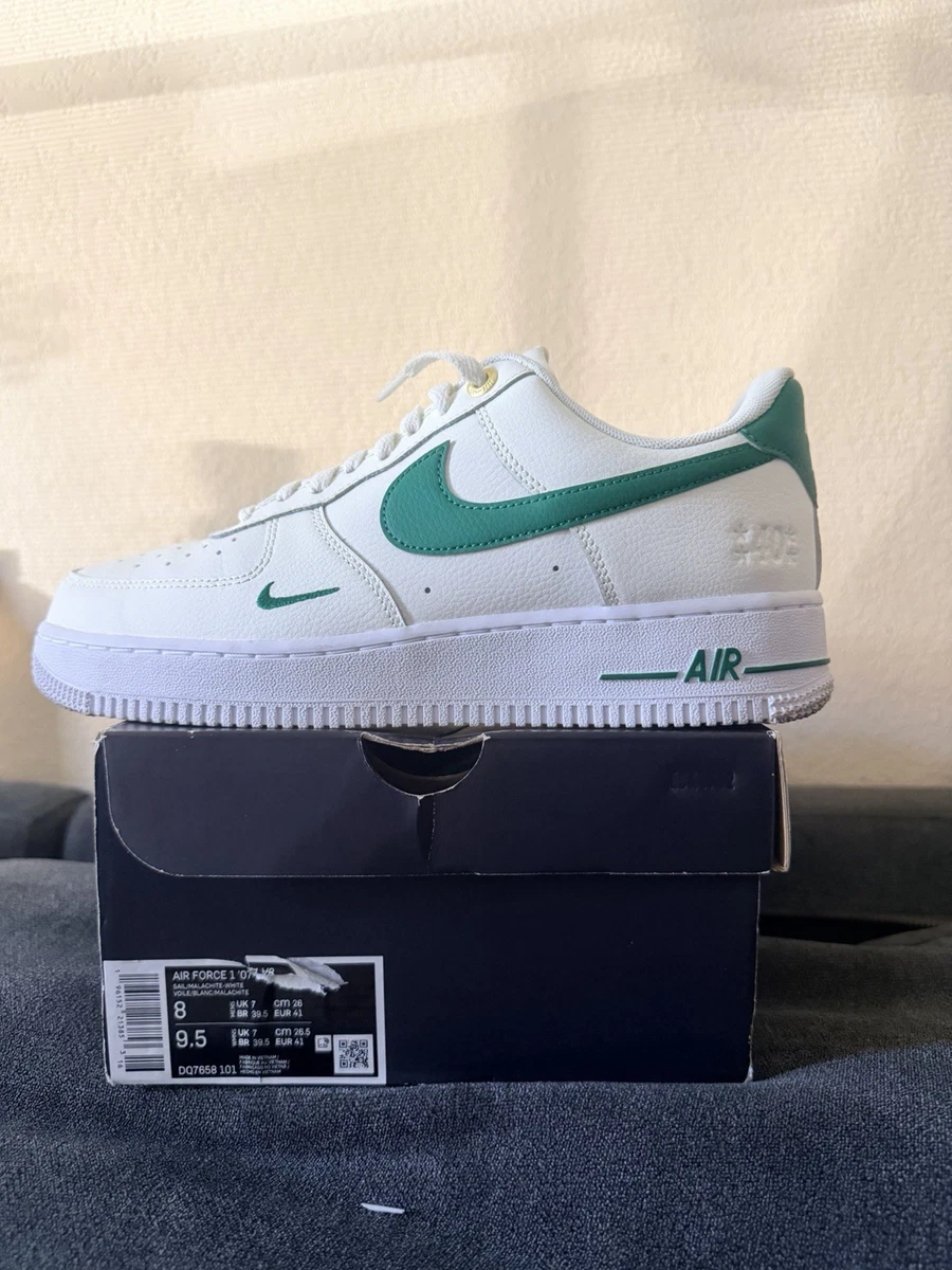 Preços baixos em Nike Air Force 1 '07 LV8 40th Anniversary - Sail