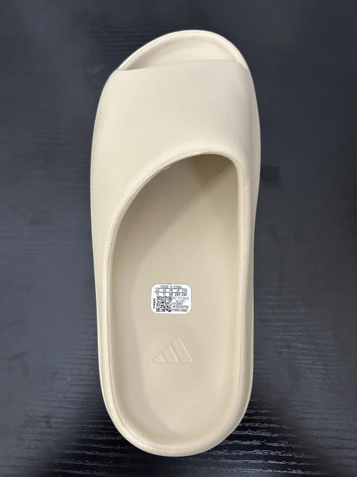 YEEZY SLIDES BONE SIZES 4-13 US MEN ⚡️FAST SHIPPING⚡️ - Image 2 of 4