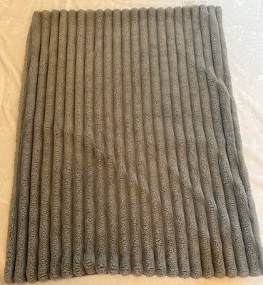 UGG Baby Thick Ribbed Gray Plush Blanket 33 X 40