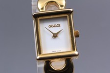 [Near MINT] GUCCI 1800L 16mm White Dial Quartz Woman's Gold Bracelet Watch JAPAN