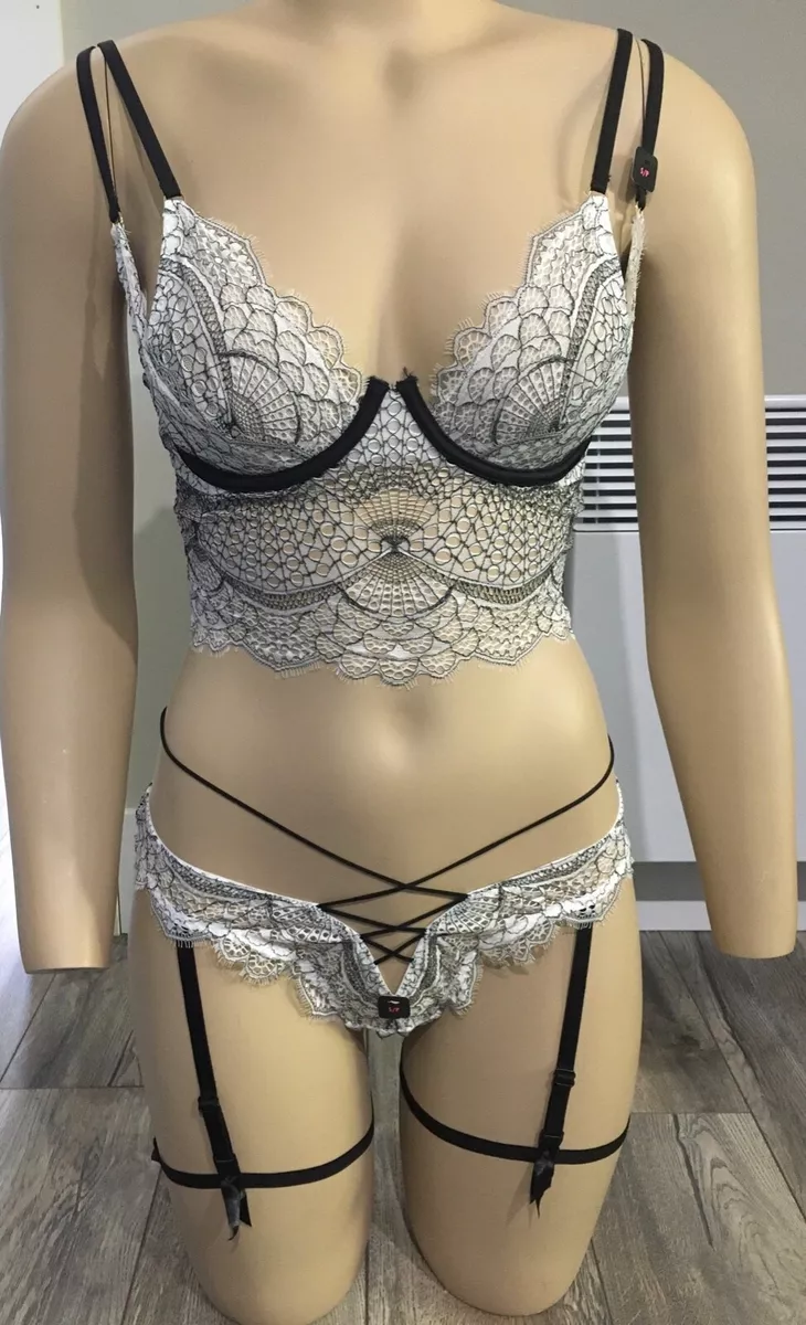 La SENZA, Intimates & Sleepwear