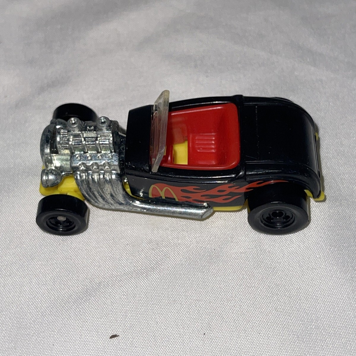 トンカ　 Hot Rod Roadster　レトロ　32FORD ミニカー Amazon.com: M2 1932 Ford Roadster Three Window Coupe Yellow