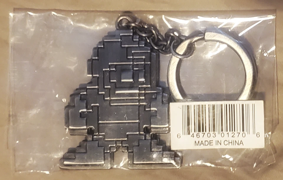 Mega Man 25th Anniversary - SDCC 2013 Capcom Metal 8-Bit Keychain - Image 2 of 2