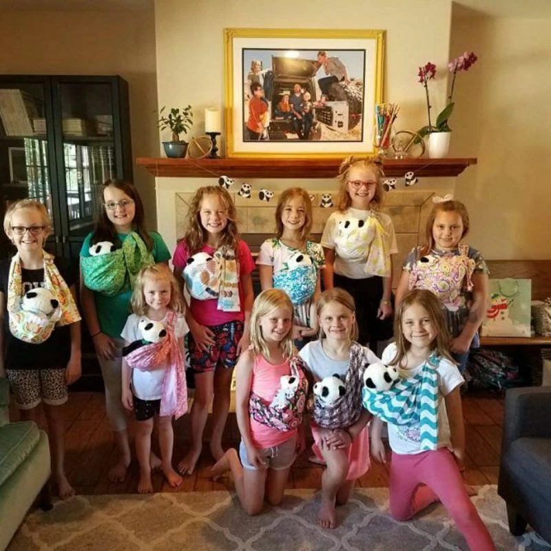 Eslinga para muñeca bebé hecha a mano, portabebés, regalos únicos para niñas - patrón múltiple Foto 3 de 4