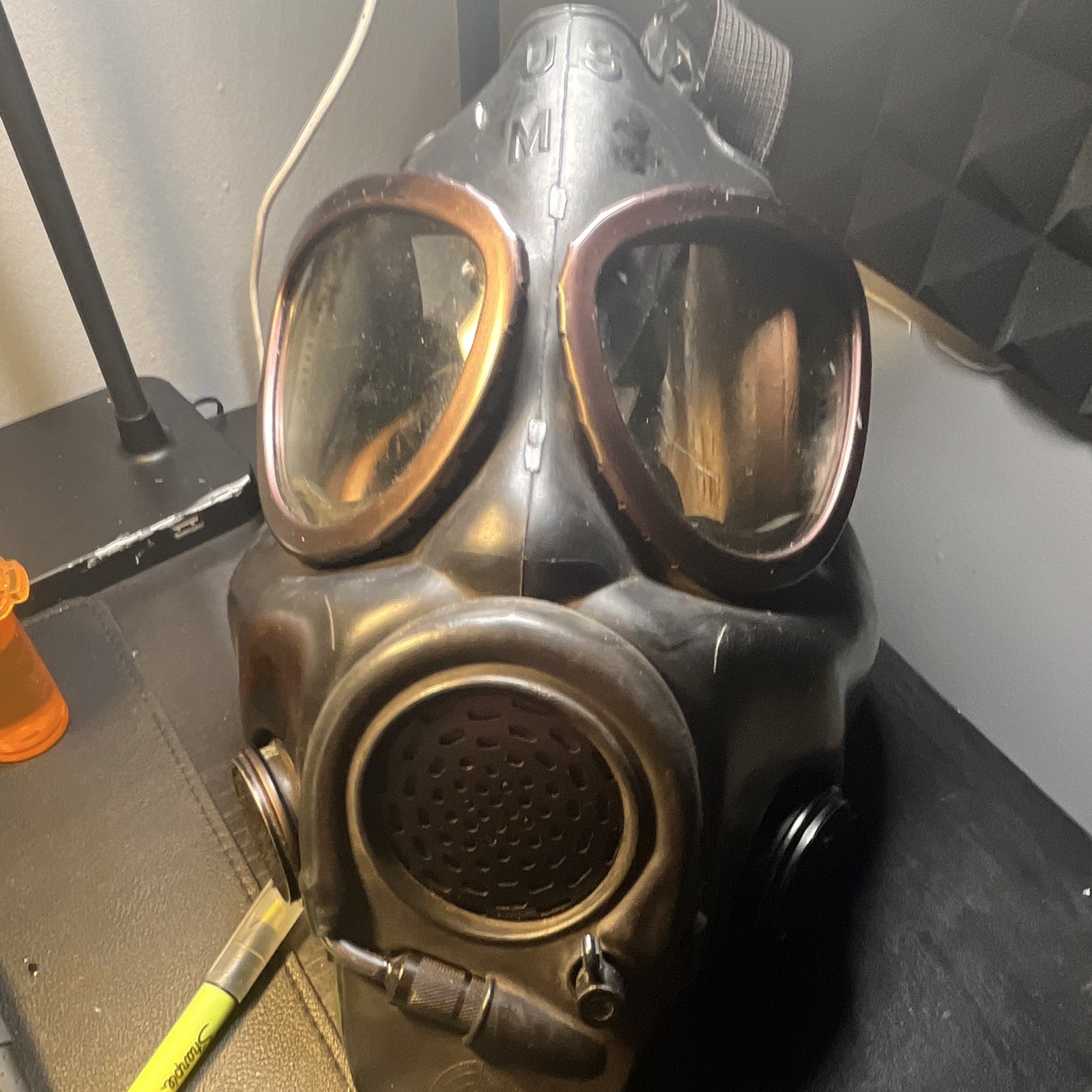 US M Military Surplus Gas Mask CBR1 Marked w/ Lenses & Straps