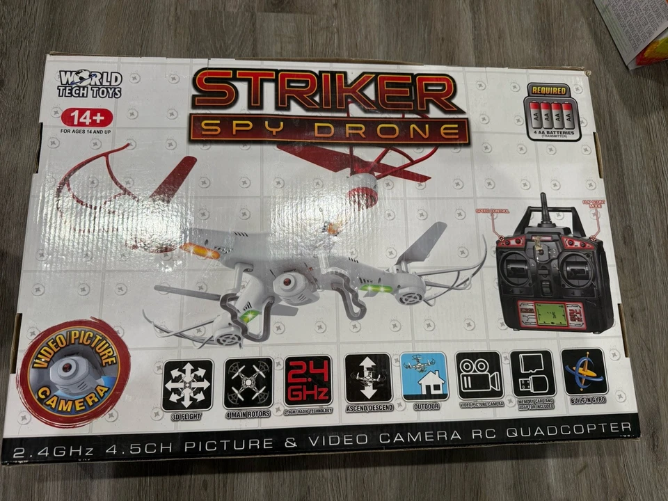 World Tech Striker Spy Drone-Turns On And Flies-No Camera Or Memory Cars Adapter - Image 2 of 3