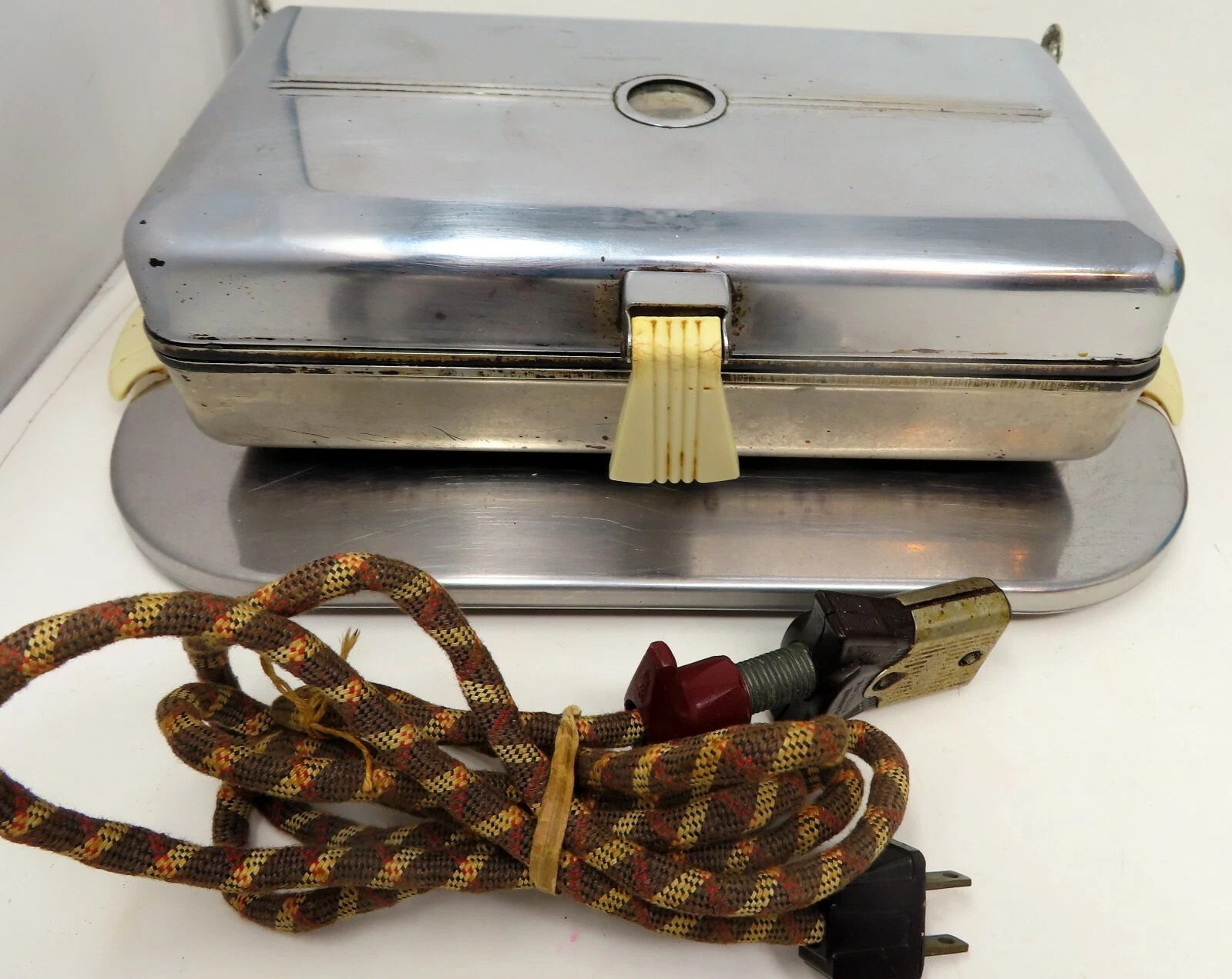 Vtg Waffle Iron Maker Chrome White Bakelite Handles 420 Temperature guage