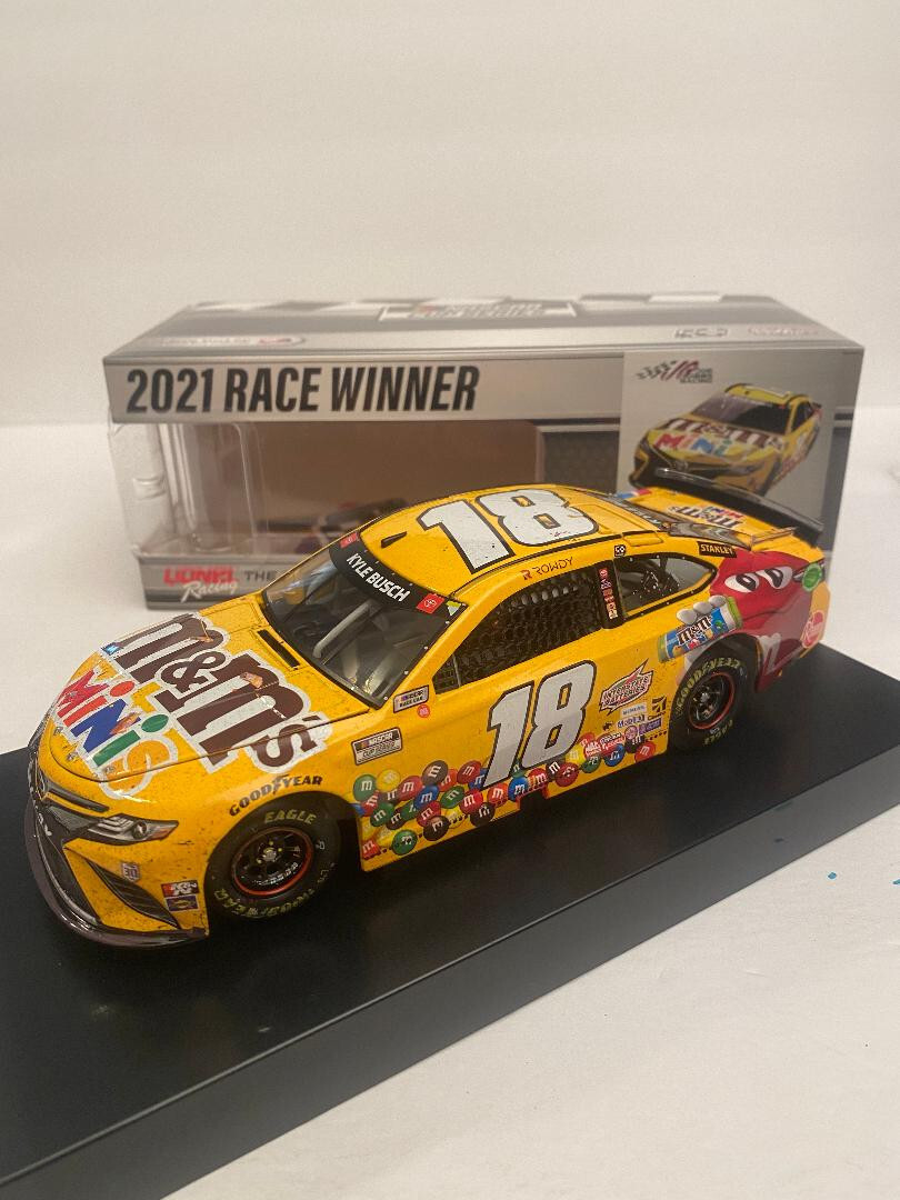 カーズ マテル NASCAR 18 Rowdy Busch Disney Pixar Card NASCAR Rowdy Revvin Busch NEW 2022 #18