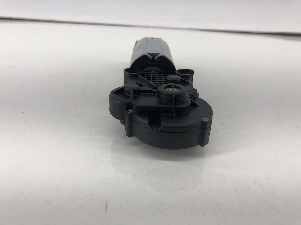 10-16 MERCEDES BENZ GL350 REAR LEFT DRIVER SIDE THIRD ROW SEAT MOTOR OEM - Image 3 of 4