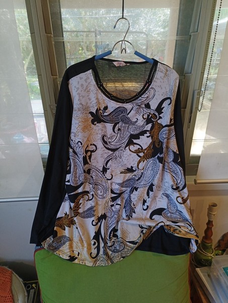 Miller's Women's Long Sleeve Tshirt L Paisley