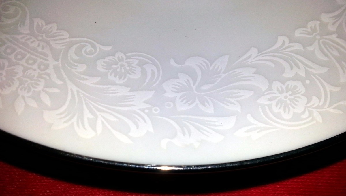 SOUTHAMPTON Pattern 384 Four Crown Fine China Japan - Saucer - 6