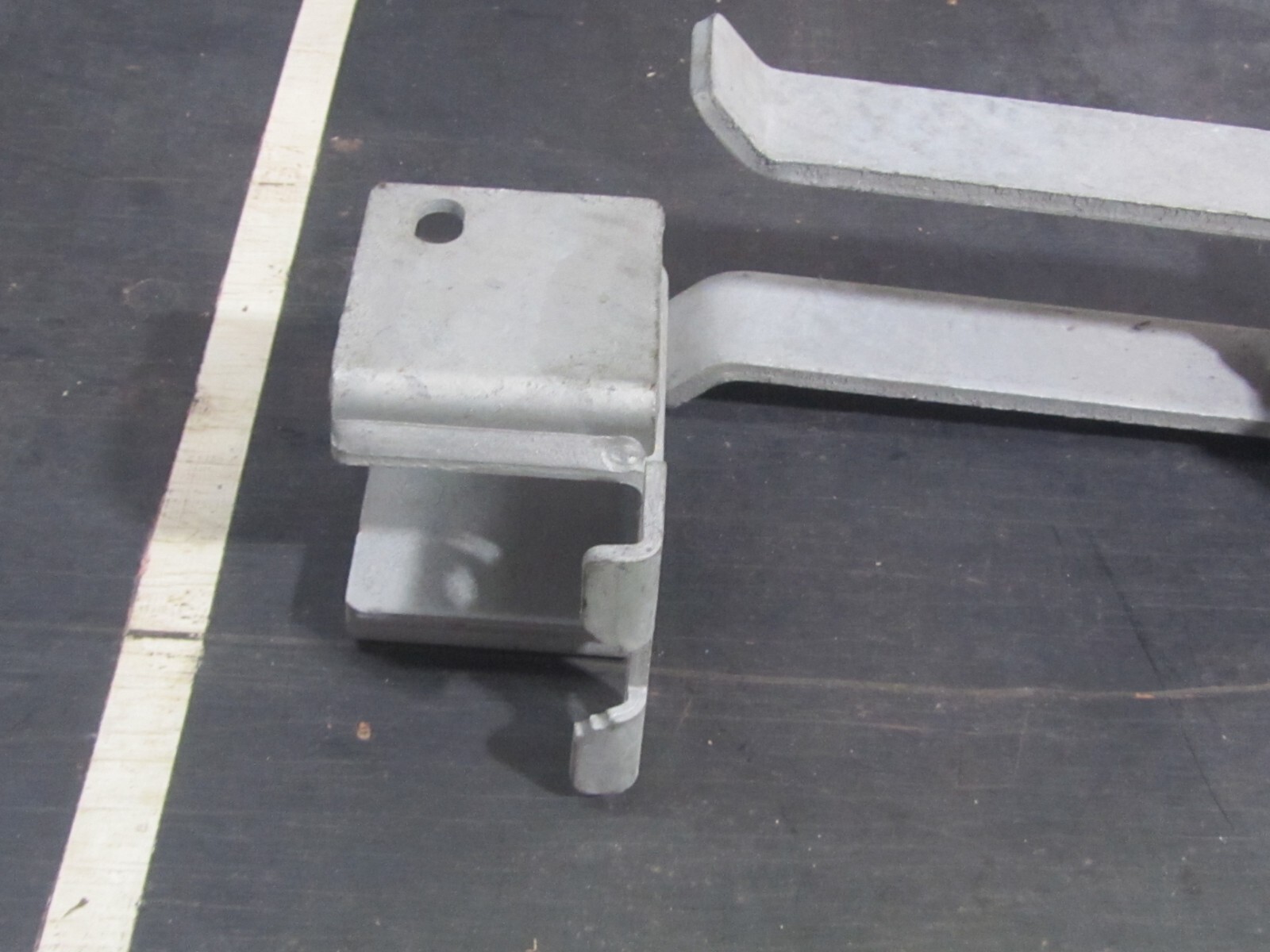 Chain Link Fence Commercial Strong Arm Double Gate Latch for 15/8