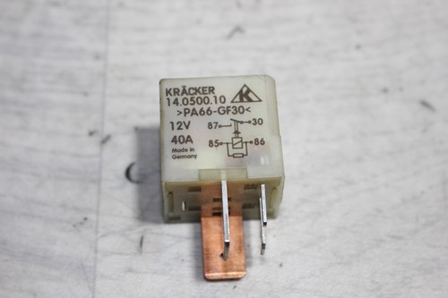 Relais 167 Kraftstoffpumpe 14050010 Audi A3 8L1 Bj,98