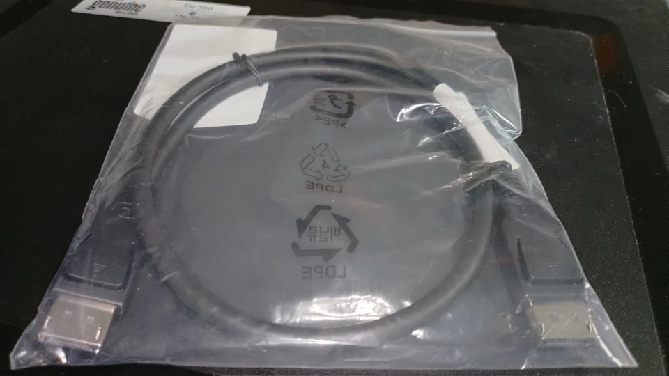 2-foot {HP} DisplayPort (M) to DisplayPort (M) Cable {835388-0012347} - Image 4 of 4