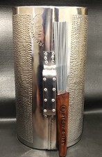 GUIRA PROFESIONAL DOMINICANA 22 X 13 CON SU GANCHO INCLUIDO