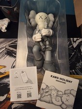 KAWS Holiday Singapore figurina in vinile grigia USATA 100% AUTENTICA DDT STORE
