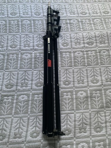 Gently Used Avenger A630B Light Stand, indoor studio use only NICE! Stand #1