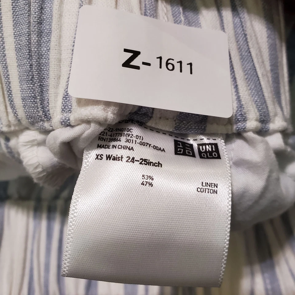 Uniqlo Women Shorts XS Blue White Striped Linen Blend 4" Inseam Pockets - Image 4 of 4