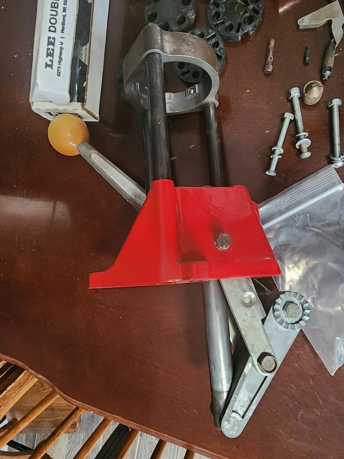 Lee Precision 90928 Deluxe 4 Hole Turret Press Kit W/Auto Disk Powder