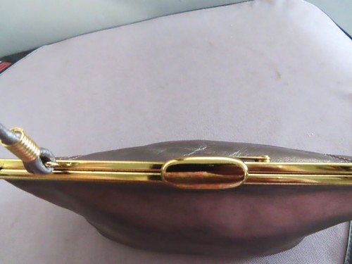 Stevens Melbourne ladies silver Metallic Leather evening bag w/gold Hw. Lovely - Picture 3 of 8