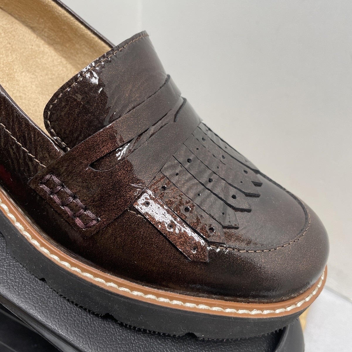 W- 7 Naturalizer Darcy Cinnamon Patent Leather Loafer Slip  display picture 3