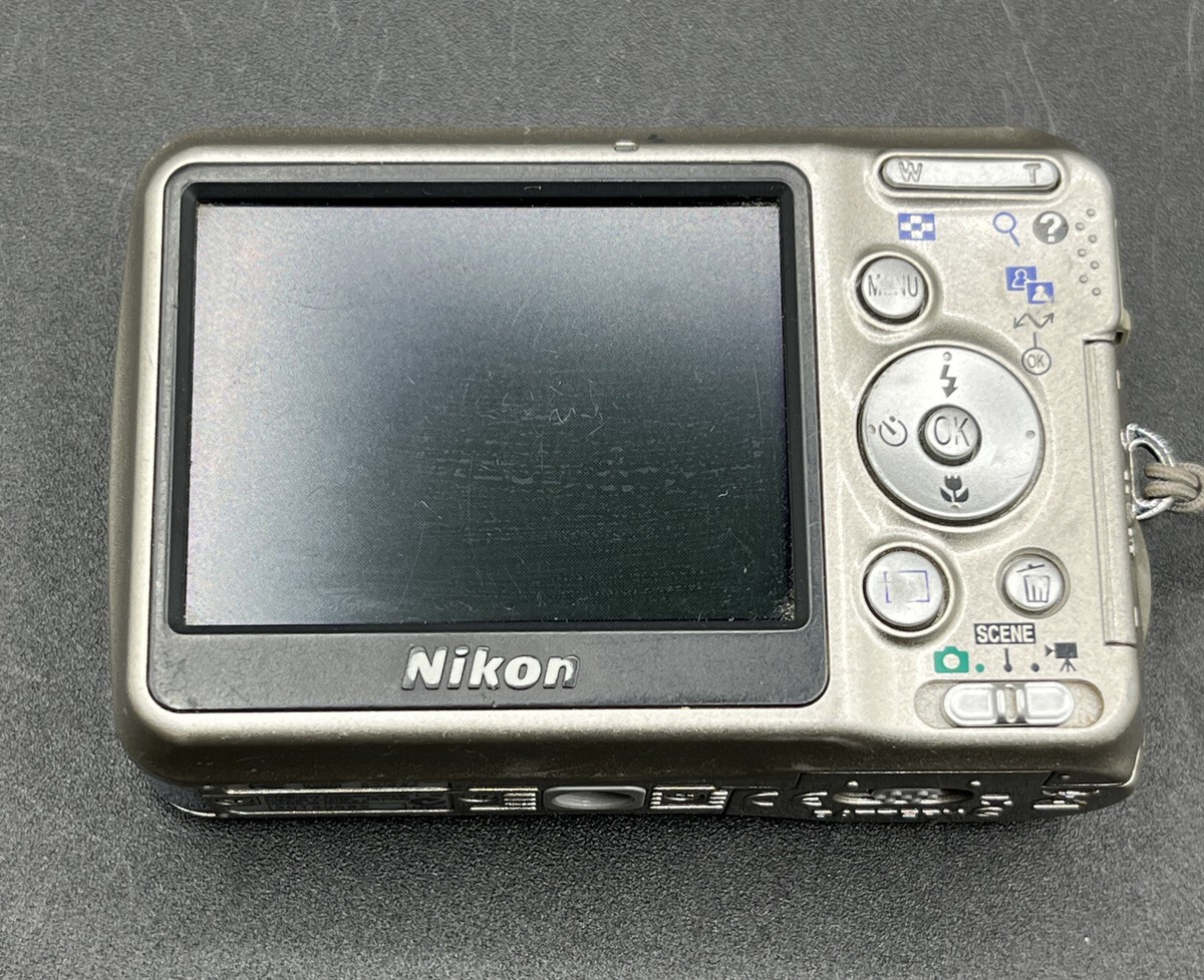 Nikon CoolPix L6 Silver Built In Flash 3x Optical Zoom Digital