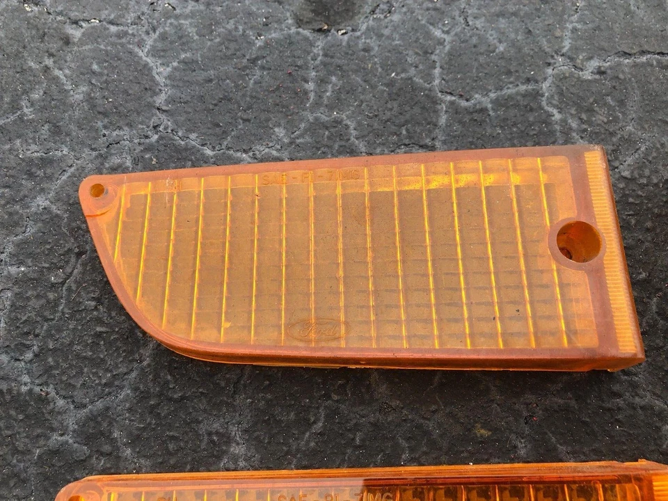 Lentes de lámpara de estacionamiento delanteras vintage Ford Mustang 1971-1972 OEM SAE-PI-71MG Foto 2 de 4