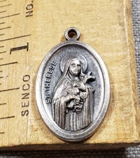Vintage Pendant Medal St Therese Of Lisieux Christian H63