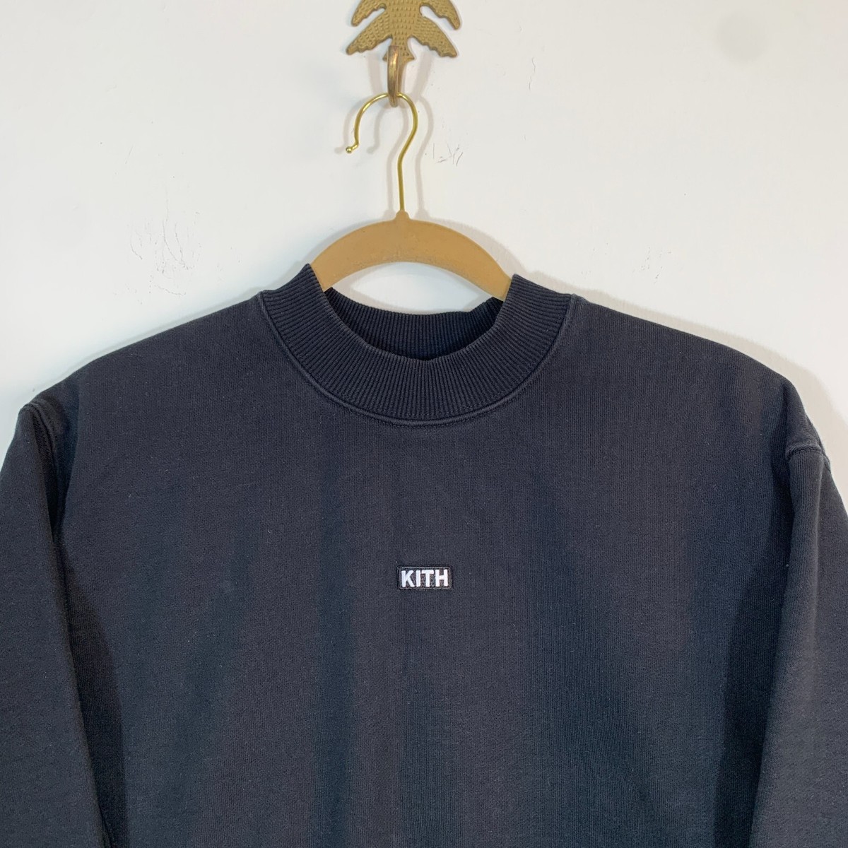 KITH Mens Long Sleeve Box Logo Mock Crewneck Sweatshirt KITH Mens Long Sleeve Box Logo Mock Crewneck Sweatshirt